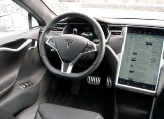 Хакери зламали цифрову захист Tesla