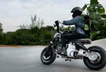 Bmw представила motorrad ce 02-невеликий електричний мотоцикл без надмірностей