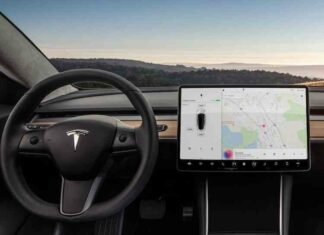 Автопілот tesla протестували на вулицях києва, хоча офіційно доступний він тільки в сша