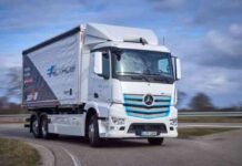 Daimler вважає важливим вести розробку як батарейних вантажівок, так і водневих