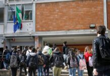 Италия: Школы будущего, где Искусственный Интеллект – Наставник на Пути к Знаниям