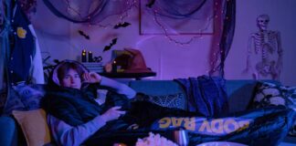 Tooby przypomina nam, że do dobrego horroru potrzebny jest worek na zwłoki.