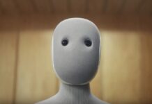 Робот за 20 000 доларів: Майбутнє домашньої допомоги вже тут, але поки що не повністю автономно