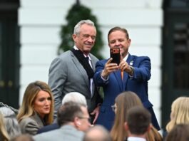 Адміністрація Трампа запустила мобільний додаток Білого дому з функцією прямого зв’язку з ICE