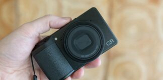 Ricoh GR IV: Компактний монстр, що змагається з камерою смартфона
