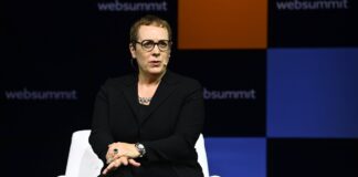 Denunciato a livello grammaticale per l’uso non autorizzato delle identità nella funzionalità AI