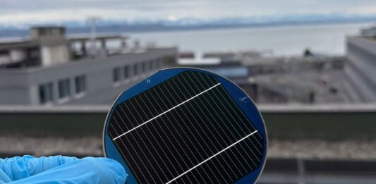 Швейцарська Лабораторія Досягла Рекордної Ефективності у Розробці Сонячних Елементів Нового Покоління