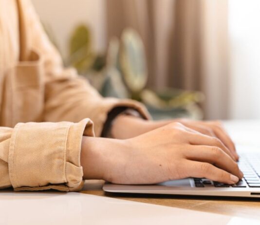 Оптимізуйте свій робочий процес: ChatPlayground AI пропонує довічний доступ зі знижкою 90%