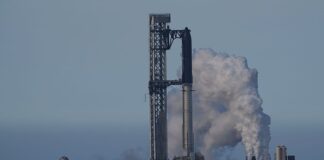 SpaceX відкладає запуск незадовго до оголошення планів виходу на IPO