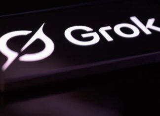 Ілон Маск випускає Grok 4.5, підганяючи гонку ІІ