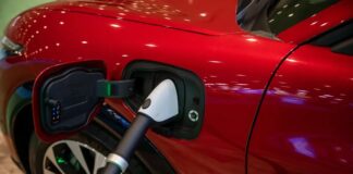 Jízdy na elektromobilech už nejsou otravné: proč rychlé nabíjení nyní funguje