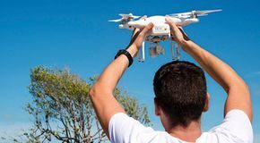 Як SkyJack і спуфінг GPS підривають безпеку дронів